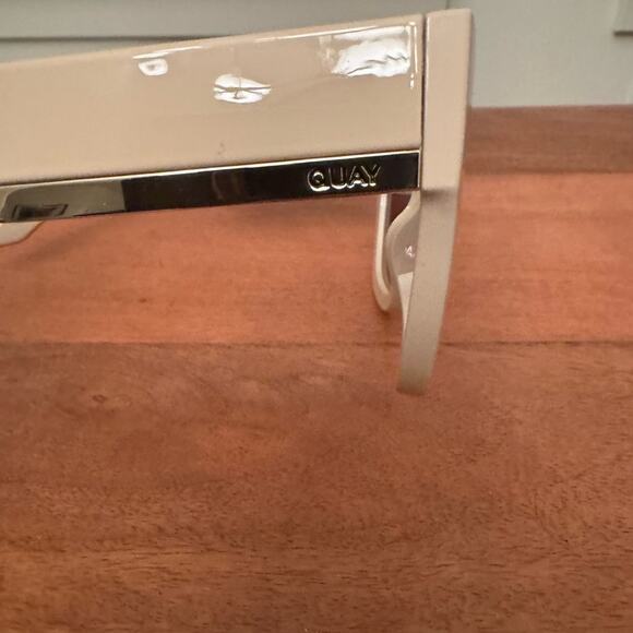 Quay BY THE WAY sunglasses NWOT’s Ivory - Picture 5 of 7